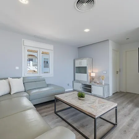 Apartment Puerto Benalmadena And Carihuela, Attic Views With Pool, Parking, Terrace *