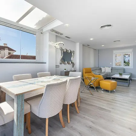 Puerto Benalmádena&carihuela, Attic Views With Pool, Parking, Terrace