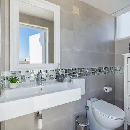 Puerto Benalmádena&carihuela, Attic Views With Pool, Parking, Terrace