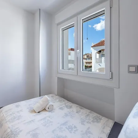 Apartment Puerto Benalmadena And Carihuela, Attic Views With Pool, Parking, Terrace