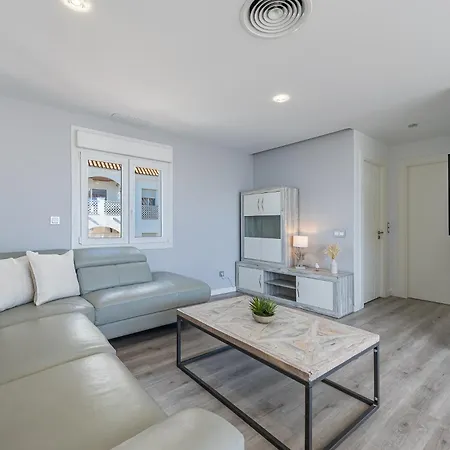 Apartment Puerto Benalmadena And Carihuela, Attic Views With Pool, Parking, Terrace *