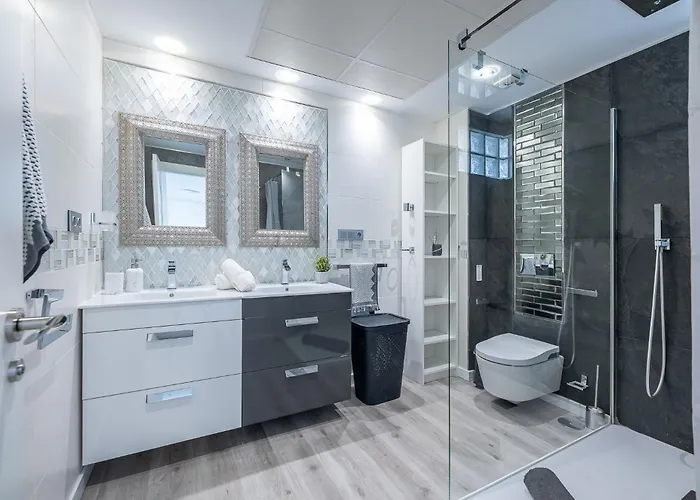 Puerto Benalmadena And Carihuela, Attic Views With Pool, Parking, Terrace