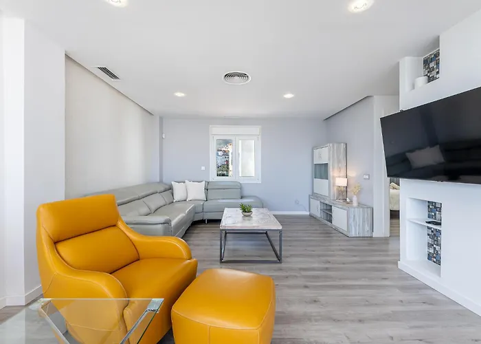 Puerto Benalmadena And Carihuela, Attic Views With Pool, Parking, Terrace * Torremolinos