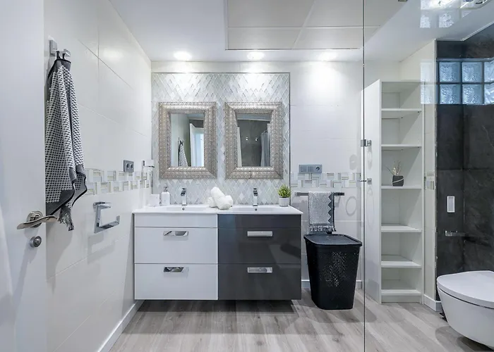 Puerto Benalmadena And Carihuela, Attic Views With Pool, Parking, Terrace