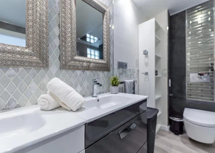 Puerto Benalmadena And Carihuela, Attic Views With Pool, Parking, Terrace Apartment