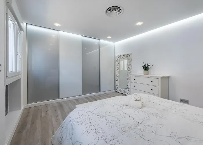 Apartment Puerto Benalmadena And Carihuela, Attic Views With Pool, Parking, Terrace