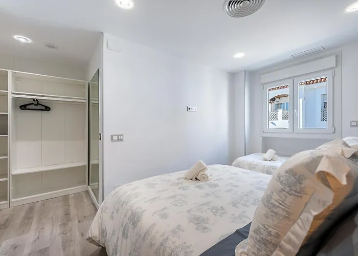 Apartment Puerto Benalmadena And Carihuela, Attic Views With Pool, Parking, Terrace Torremolinos