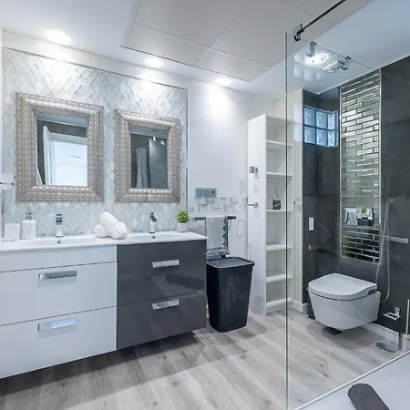 Puerto Benalmadena And Carihuela, Attic Views With Pool, Parking, Terrace