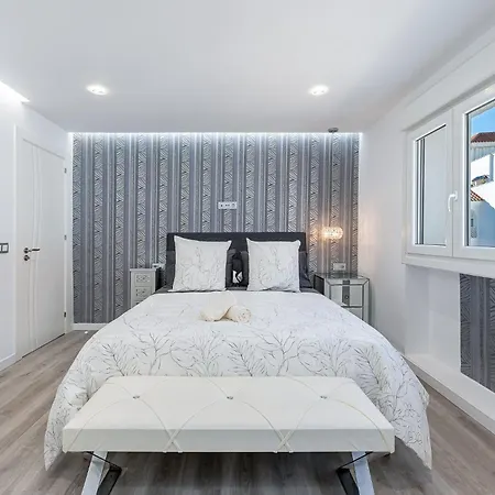 Puerto Benalmadena And Carihuela, Attic Views With Pool, Parking, Terrace Apartment *